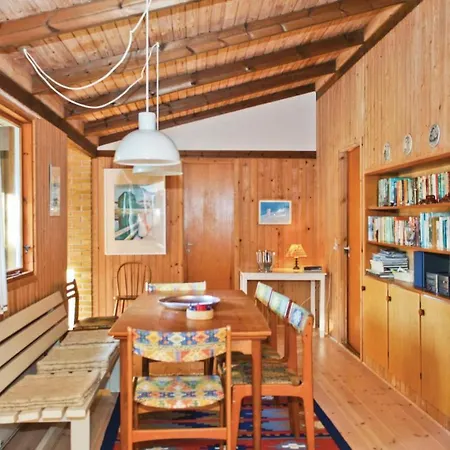 Casa de Férias Stunning In Store Fuglede With Wifi *